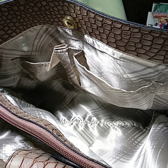 London Fog Shoulder Bag Tan - Picture 5 of 8